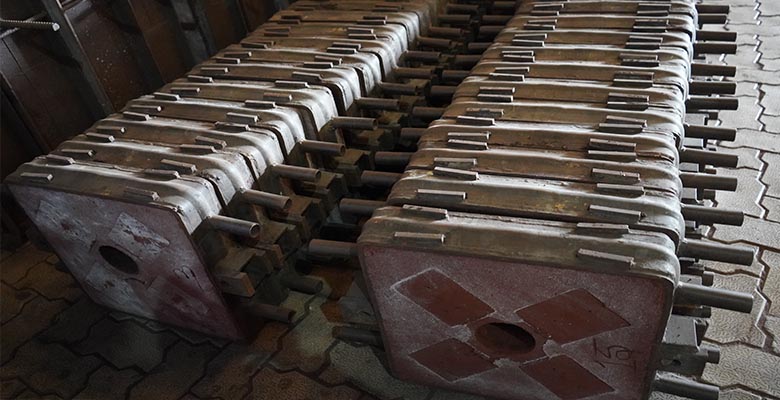SAND MOULDS  MOULDING